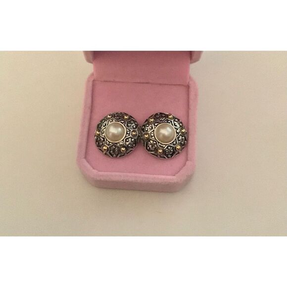 New~Elegant Two-Tone Bead Design Mabe Pearl Button Earrimgs - Picture 1 of 2